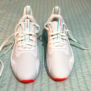 NEW women's size 7 Reebok zig dynamica running shoes